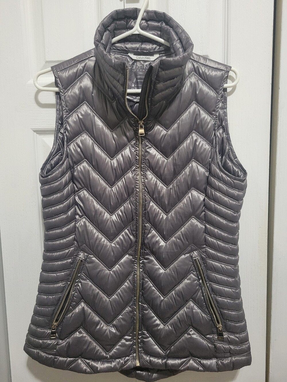Calvin Klein Performance Premium Down Metallic Grey Chevron Puffer Vest S